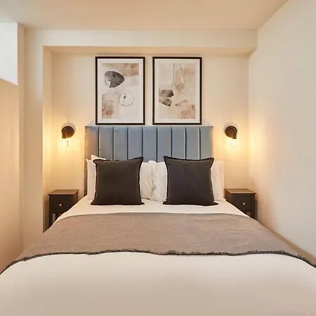 Host & - 4 The Mount * Whitby