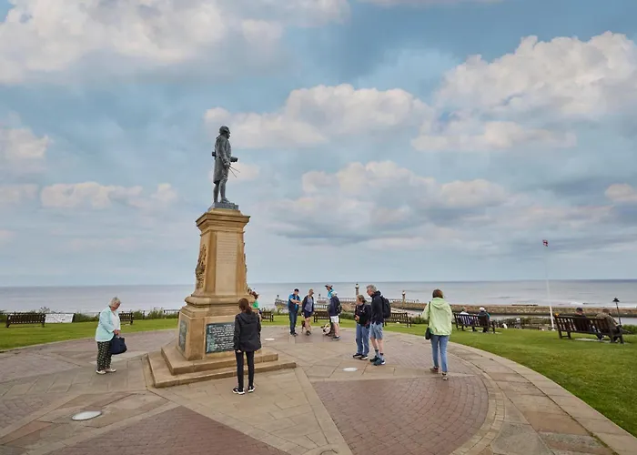 Host & - 4 The Mount * Whitby