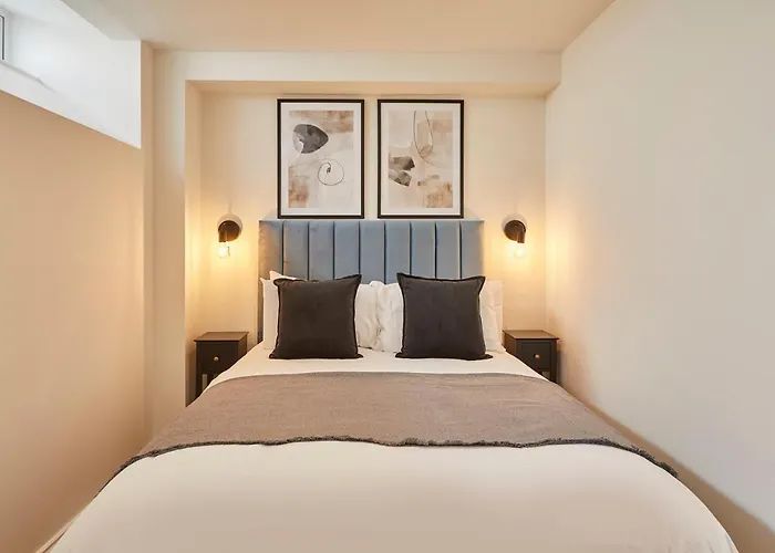 Host & - 4 The Mount * Whitby